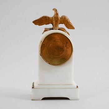 BORDSUR, alabaster och mässing, 1800-tal.