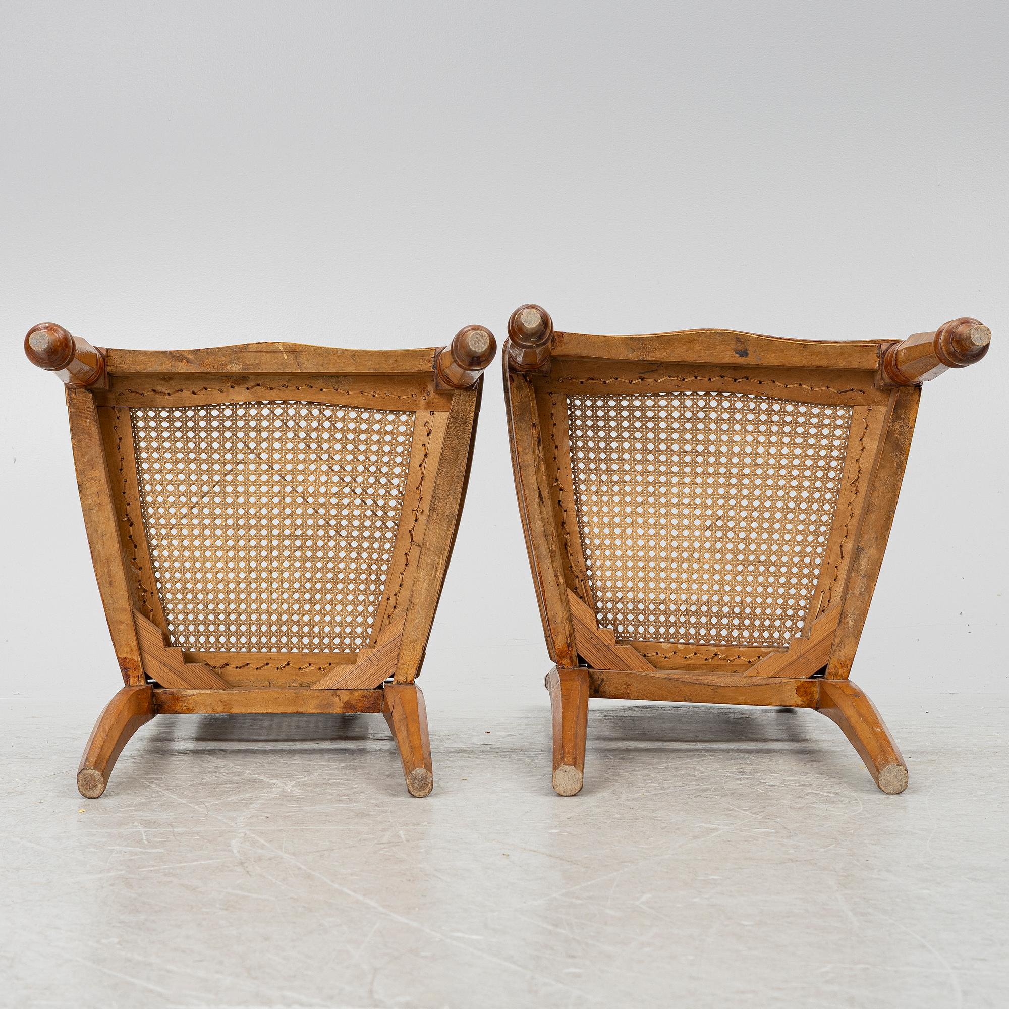 A pair of  neo-Renaissance style chairs, circa 1900.