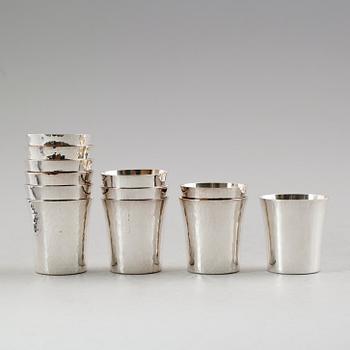 PUNCHMUGGAR, 12 st, silver, Mema, 1975. Vikt ca 479 gram.