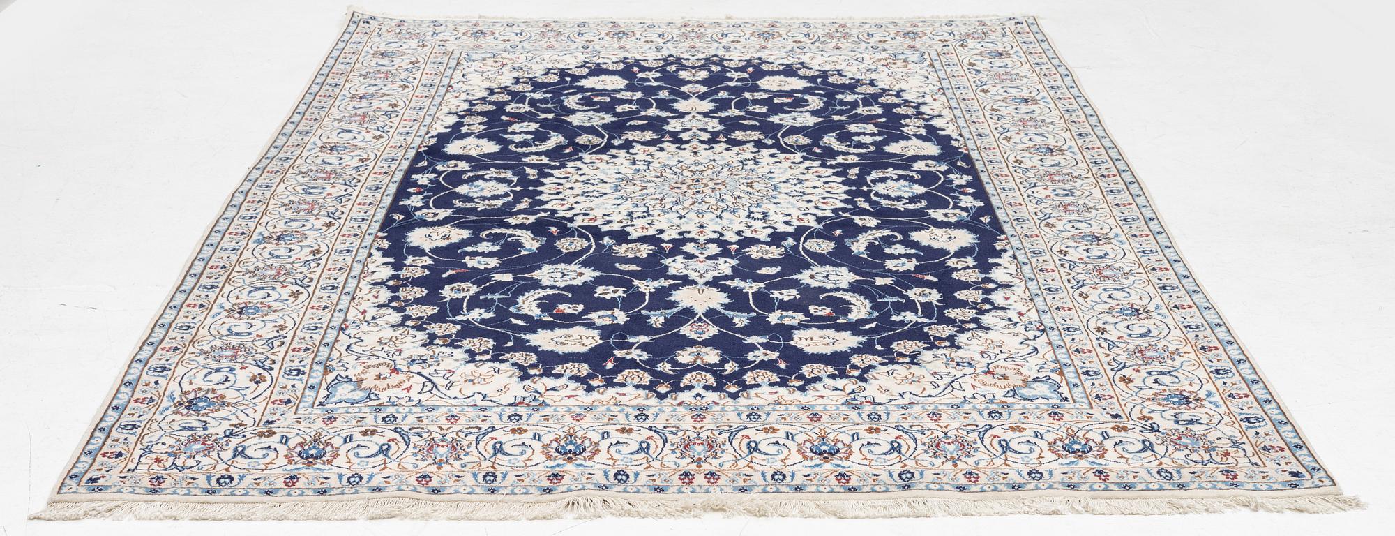 Carpet, Nain, approx. 300 x 200 cm.