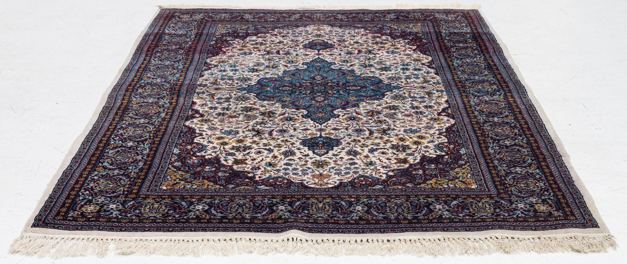 Carpet, Isfahan, 200 x 125 cm.
