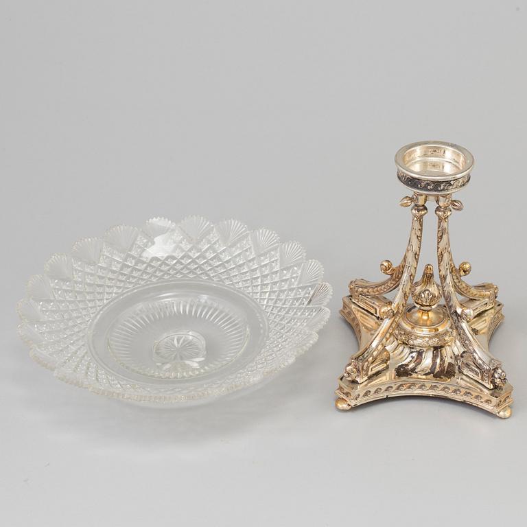 A SILVER AND GLASS PLATE ON STAND, C G Hallberg, Stockholm 1895. Silver weight ca 600 g.