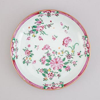 A famille rose export porcelain dish, Qing dynasty, Qianlong (1736-95).