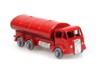 LEKSAKSBILAR, 10 st, matchbox i låda, Lesney, England, 1900-tal.