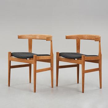 HANS J WEGNER, a pair of  "CH21", chairs for Carl Hansen & Søn, Denmark, 1950-60's.