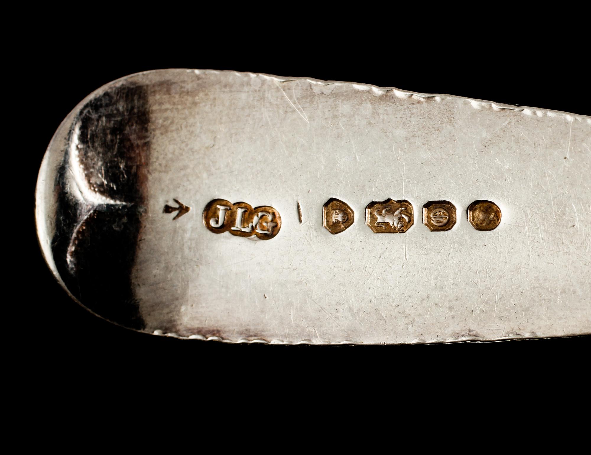 PARTI SILVER, 38 delar, delvis låghaltigt, bl a London och svenska importstämplar, 1700-, 1800- och 1900-tal. Vikt 623 g.