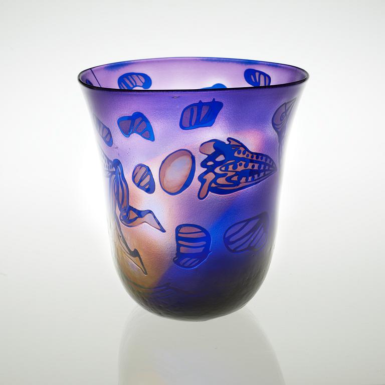 A Bertil Vallien glass bowl, Kosta Boda 1987.