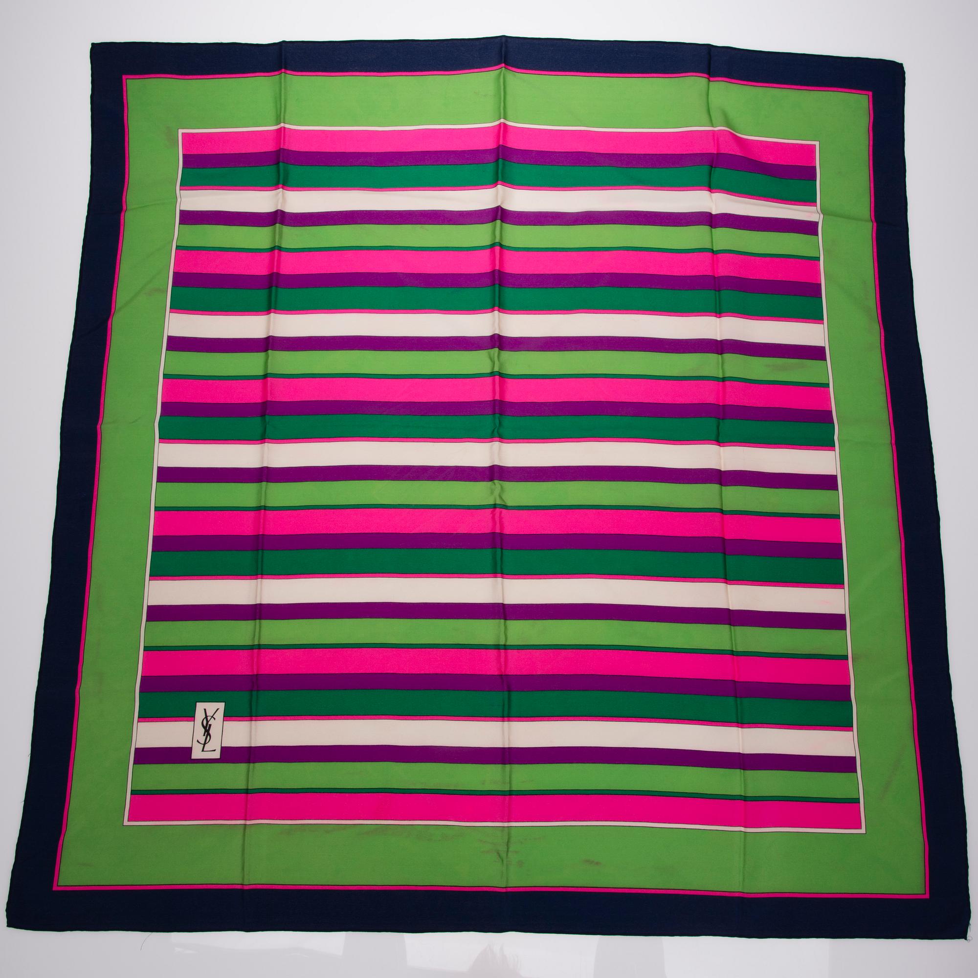 HUIVEJA, 3 kpl, Yves Saint Laurent.