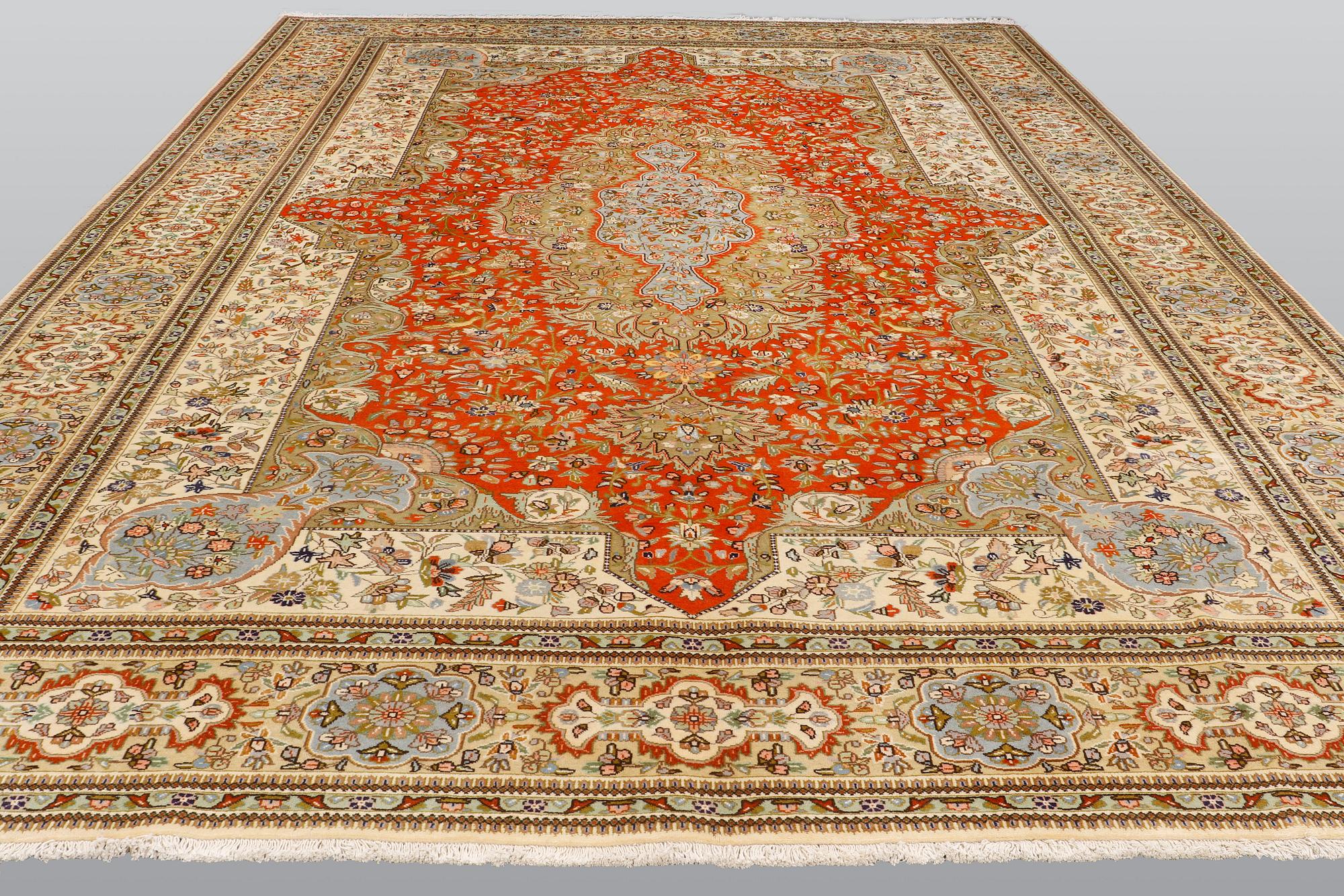 Carpet, Tabriz so-called Tabatabai, 407 x 308 cm.