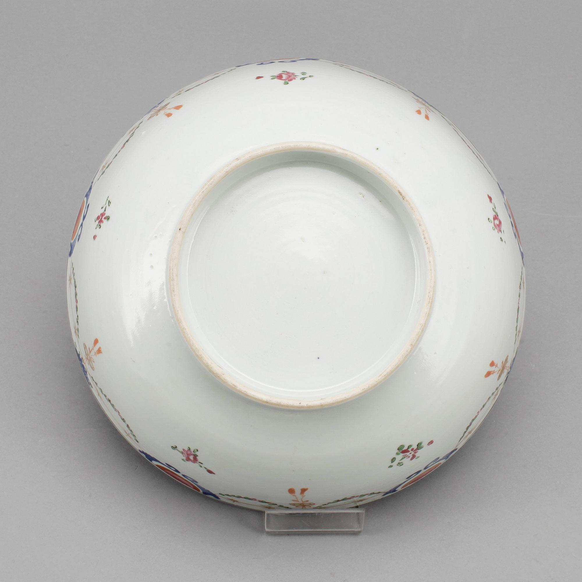 BÅLSKÅL, kompaniporslin. Qing dynastin, Qianlong (1736-95).