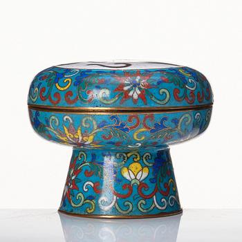 A cloisonné box with cover for the Islamic market, Qing dynasty, late 19th century.