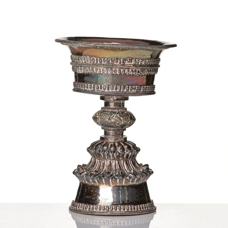 Smörlampa, låghaltigt silver. Tibet, 1800-tal.