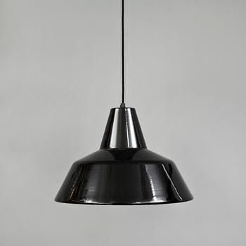 TAKLAMPA, Vaerkstedlampa, Arne Jacobsen, Louis Poulsen. Diam 40, h 27.