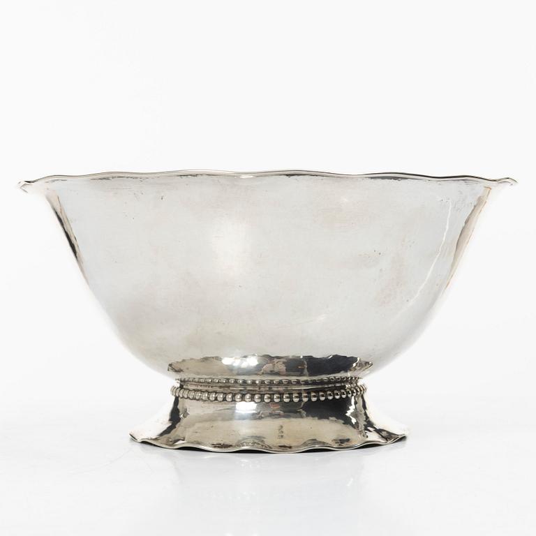 C.G. Hallberg, A Swedish silver bowl, mark of CG Hallberg, Stockholm 1937.
