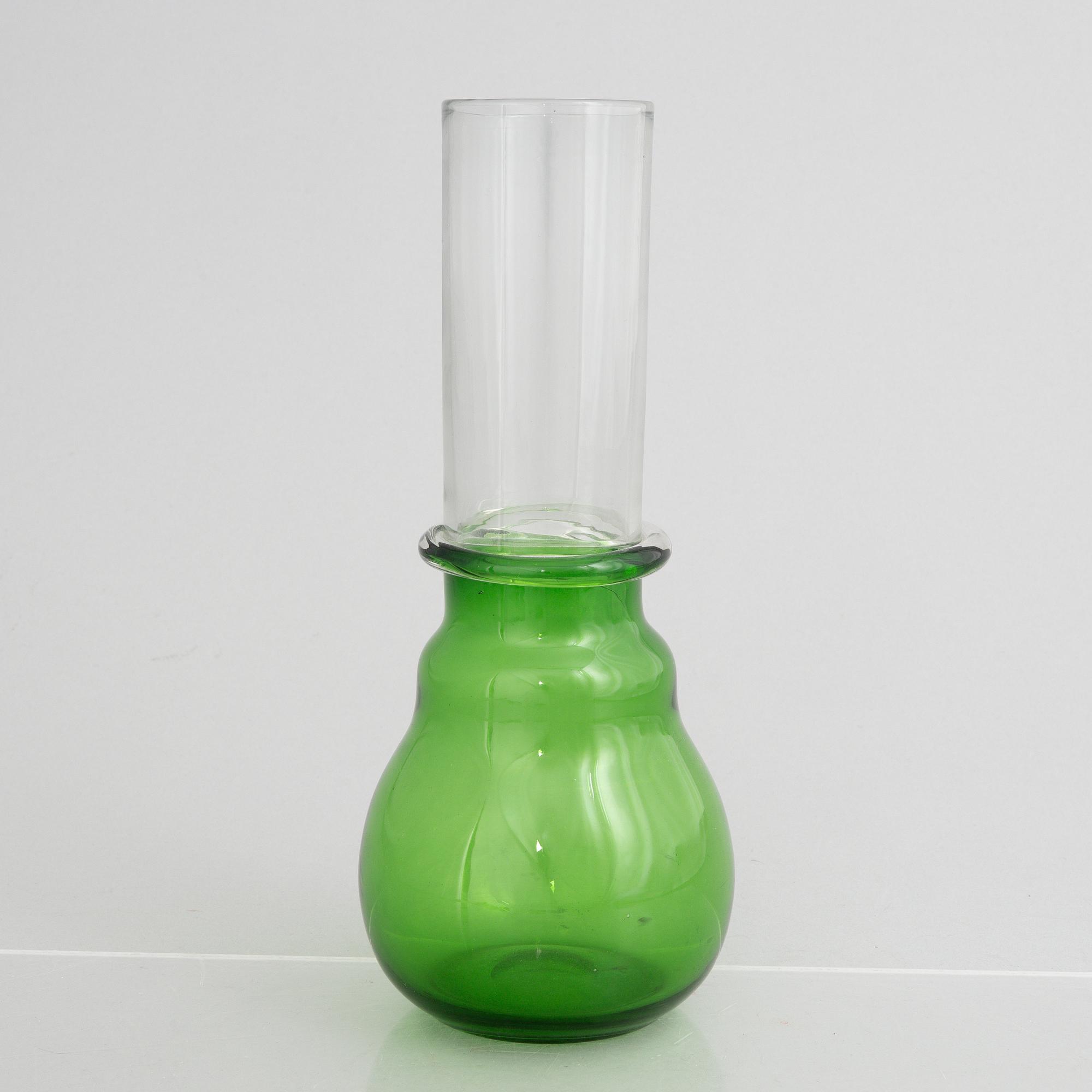 Oiva Toikka, an "OT 13" glass vase, Nuutajärvi Notsjö, Finland 1965, ed 38/100.