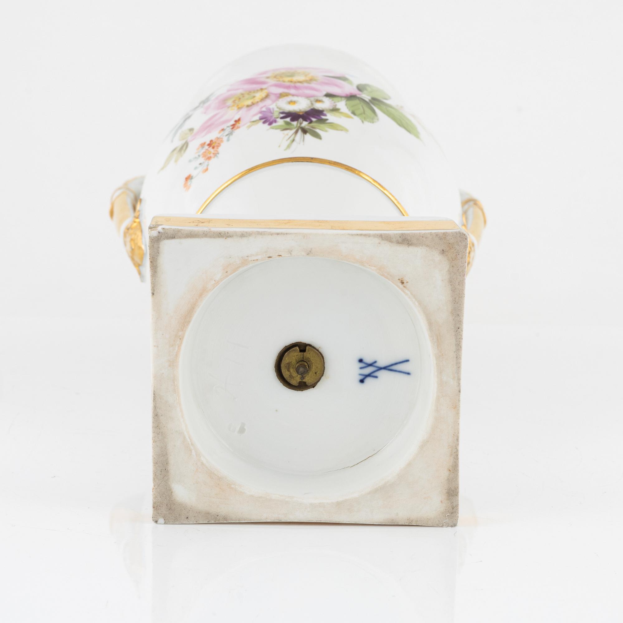 A Meissen vase, circa 1900.