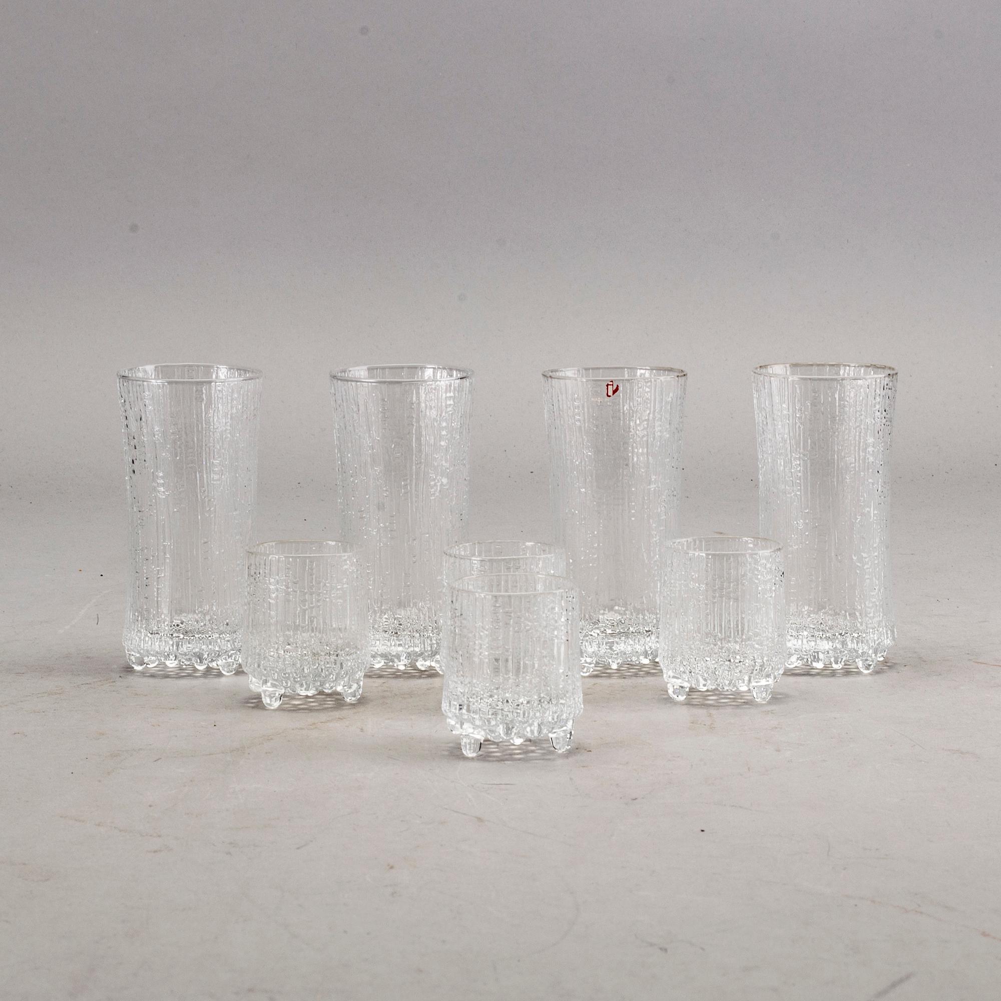 Tapio Wirkkala och Timo Sarpaneva servis 23 dlr "Ultima Thule" + 2 delar  "Senator", för Iittala Finland.