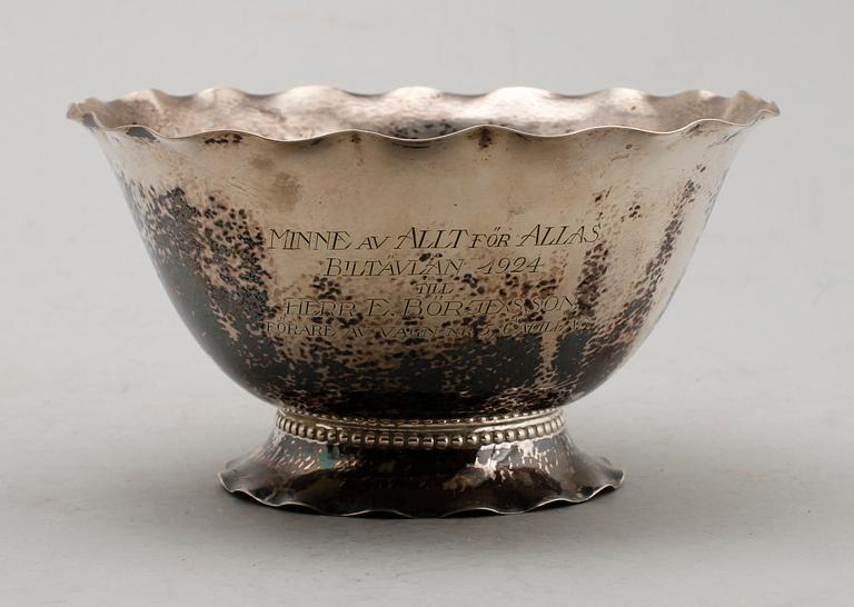 SKÅL, silver, CG Hallberg, Stockholm  1924. Total vikt ca 296 g.