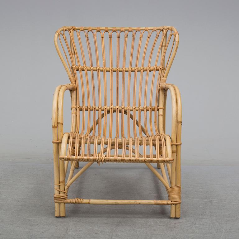 A mid 20th century easy chair.