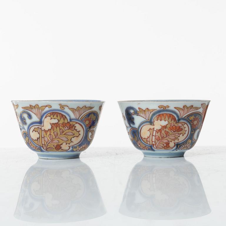 A set of fourteen Chinese porcelain pieces, Qing dynasty, 18th-19th Century.