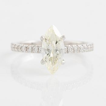 Marquise cut diamond ring, 1,02 ct.