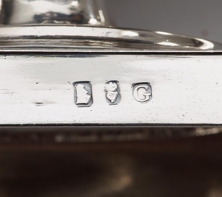 An Irish early 19th century sauce tureen, marks of Dublin 1803.