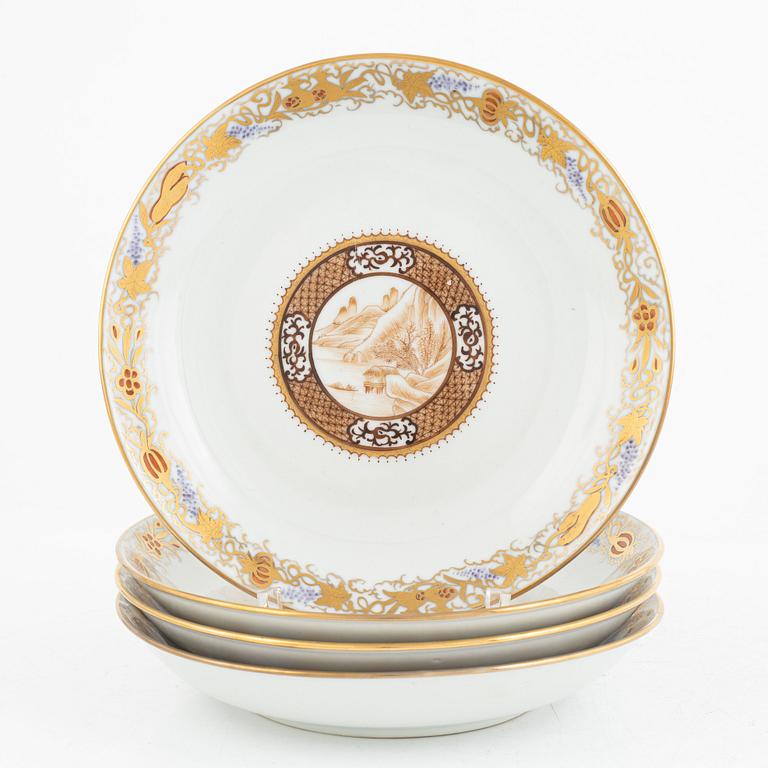 Four porcelain small plates, China, Qing dynasty, around 1800.