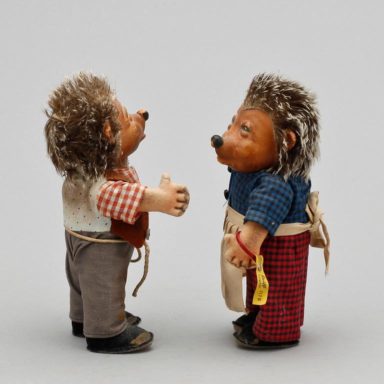 DOCKOR / LEKSAKSFIGURER, 2 st. Mecki och Micki, Steiff, 1900-talets mitt.