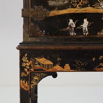 Cupboard, Japan, Edo (1603-1868), later stand.