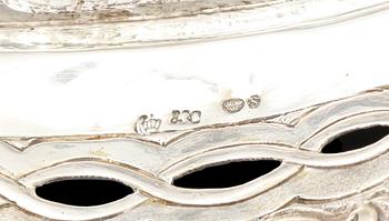 GALLERSKÅL samt ASKFAT, silver. 1900-tal. Tot vikt 351 g.