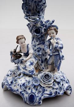 LJUSSTAKAR, 1 par, porslin, Österrike, 1900-talets första hälft.