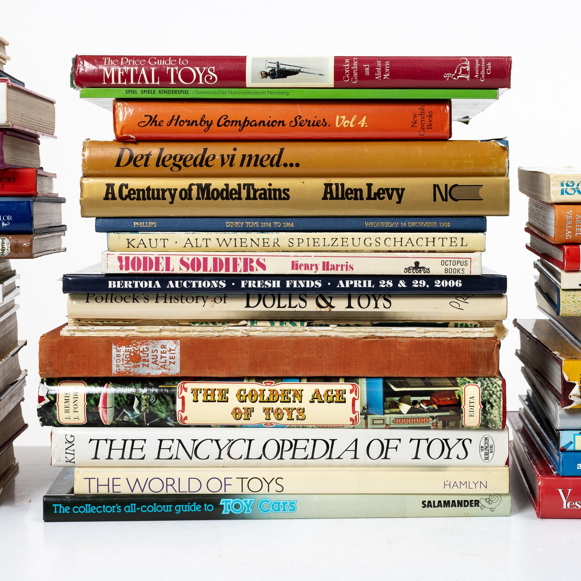 Books, toy literature, approx. 50 books/booklets.