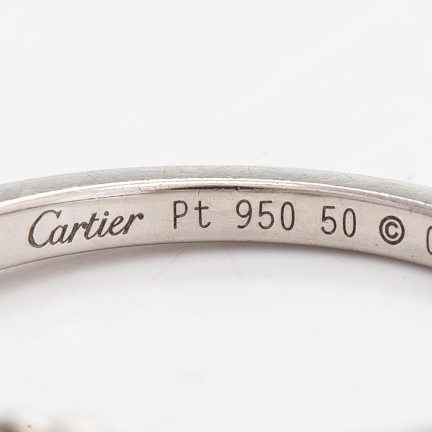 Cartier, sormus, platinaa ja briljanttihiottu timantti noin 0.45 ct.  GIA todistus ja sertifikaatti.
