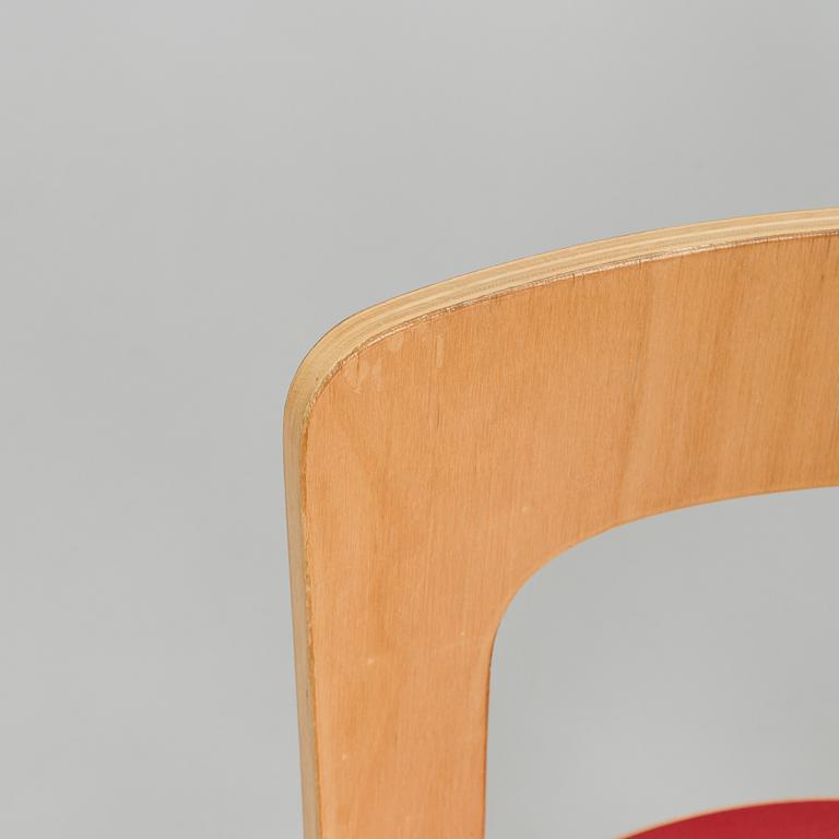 Alvar Aalto, A mid-20th century drop leaf table and three chairs for O.Y. Huonekalu-ja Rakennustyötehdas A.B.
