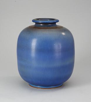 A Berndt Friberg stoneware vase, Gustavsberg Studio 1970.