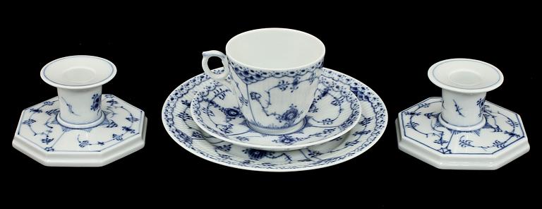 KAFFESERVISDELAR, 49 st, Musselmalet, Royal Copenhagen, 1900-talets andra hälft.