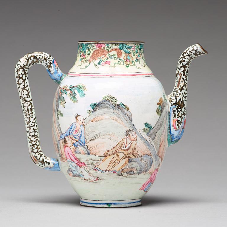 TEKANNA, emalj på koppar. Qingdynastin, 1700-tal.