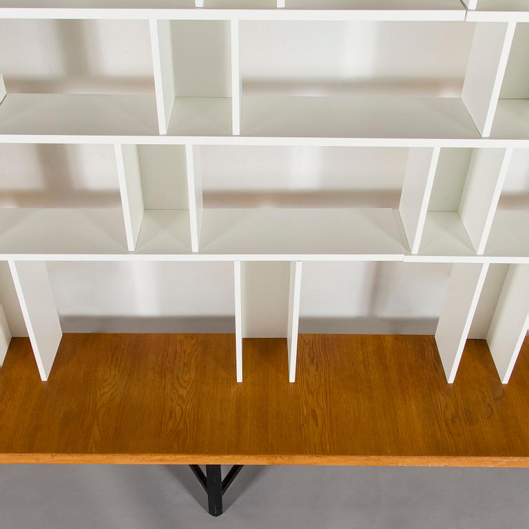 Carl Gustaf Hiort af Ornäs, a 1950s 'Välipala' shelf for HMN Huonekalu Mikko Nupponen.