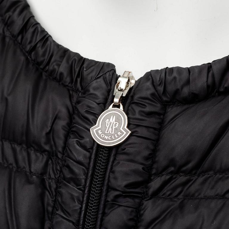 MONCLER, nätt dunjacka för dam, Longue Saison, storlek 2.