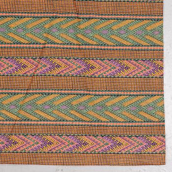 A textile, Missoni, ca 239 x 189 cm.