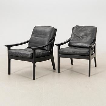 Armchairs, a pair of modern manufacture.
