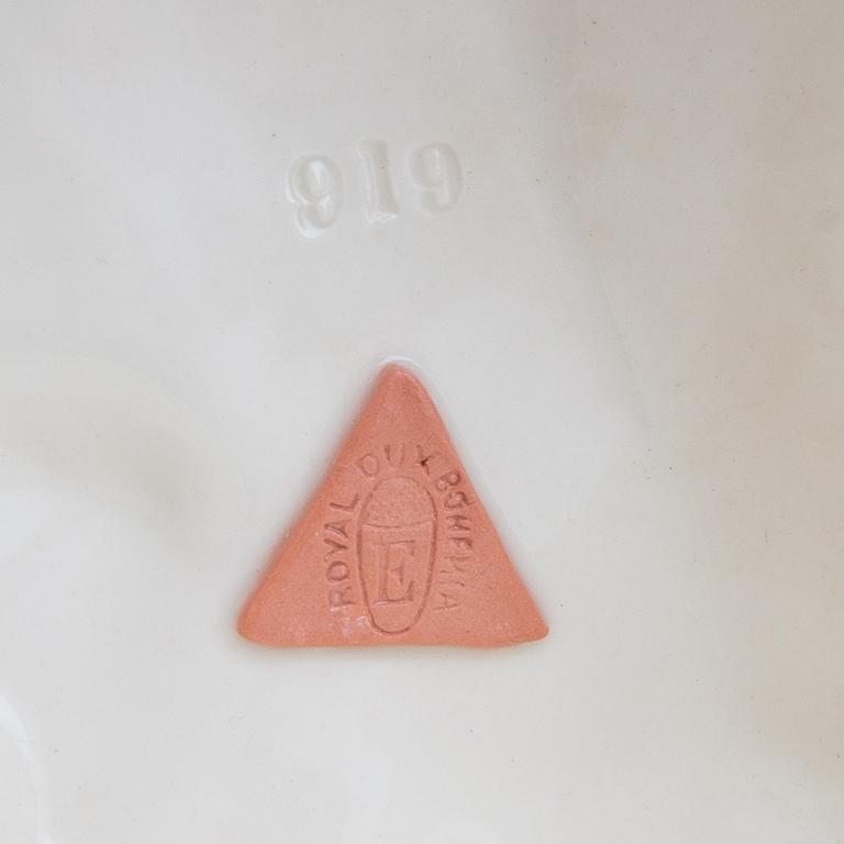 Skulptur Royal Dux 1900-talets mitt porslin.