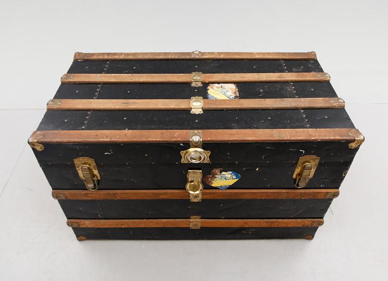 KOFFERT, 1900-talets första hälft.