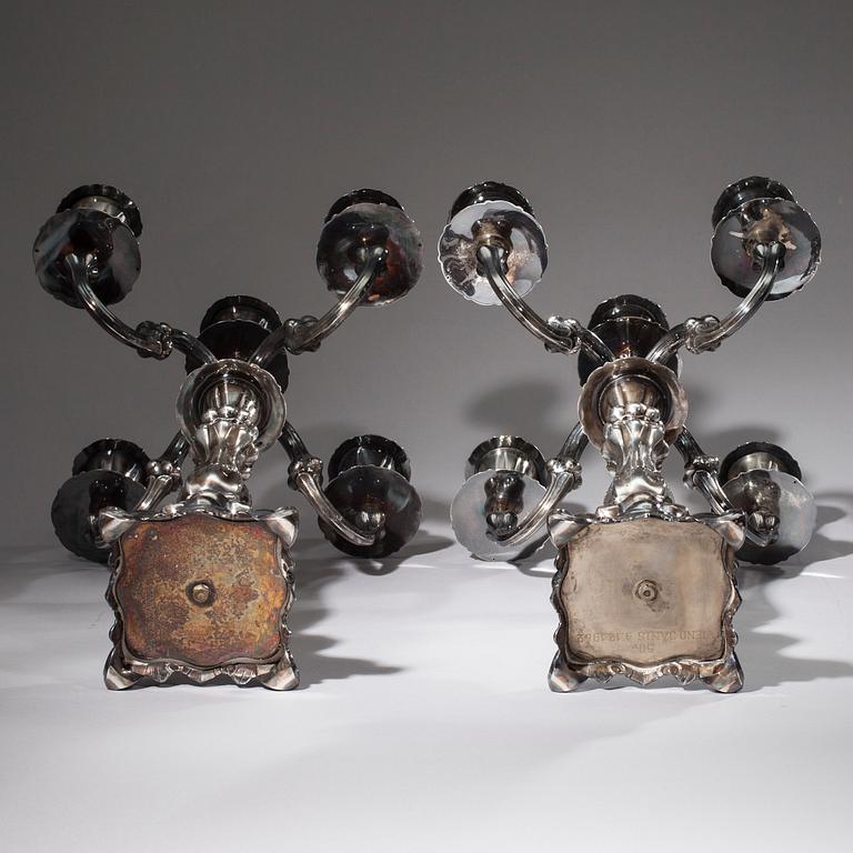 KANDELABRAR, ett par, silver, Kultakeskus, Tavastehus 1961. Kandelaberdelens vikt ca 1450 g.