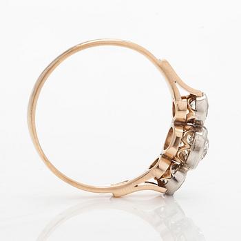 Sormus, 14K kultaa, vanhahiottu sekä briljanttihiottuja timantteja.