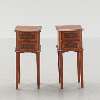 SÄNGBORD, ett par, 1800/1900-tal.