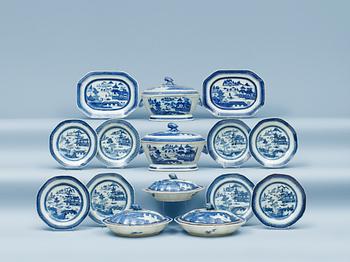 1759. An extensive blue and white dinner service, Qing dynasty, Jiaqing (1796-1820).