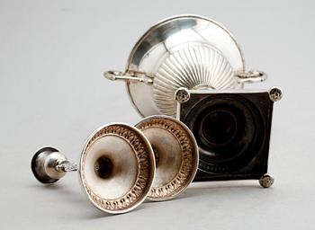 STRÖSOCKERSKÅL OCH LJUSSTAKAR 1 PAR, nysilver, GAB, 1900-talets mitt.