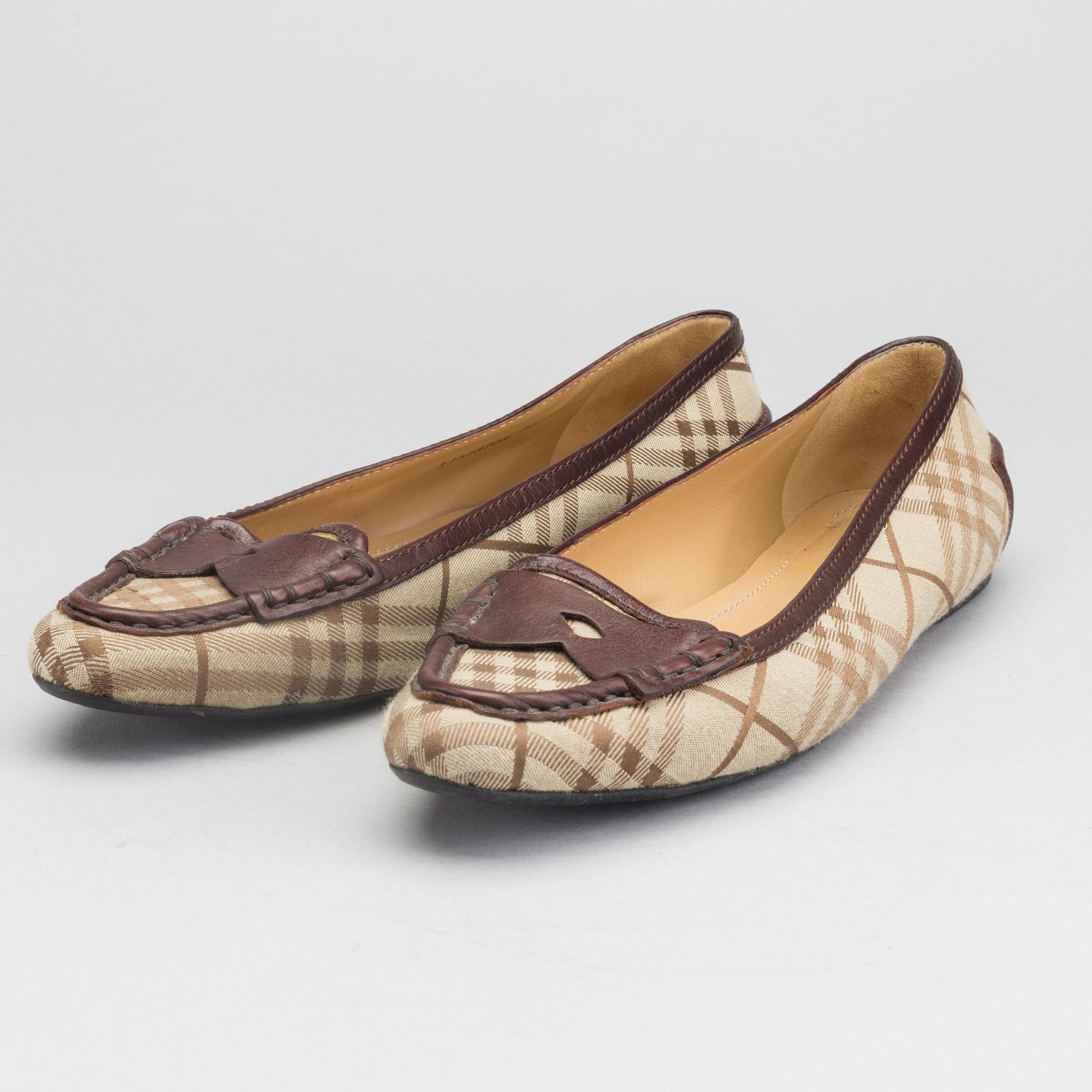 BURBERRY, skor, storlek 40.