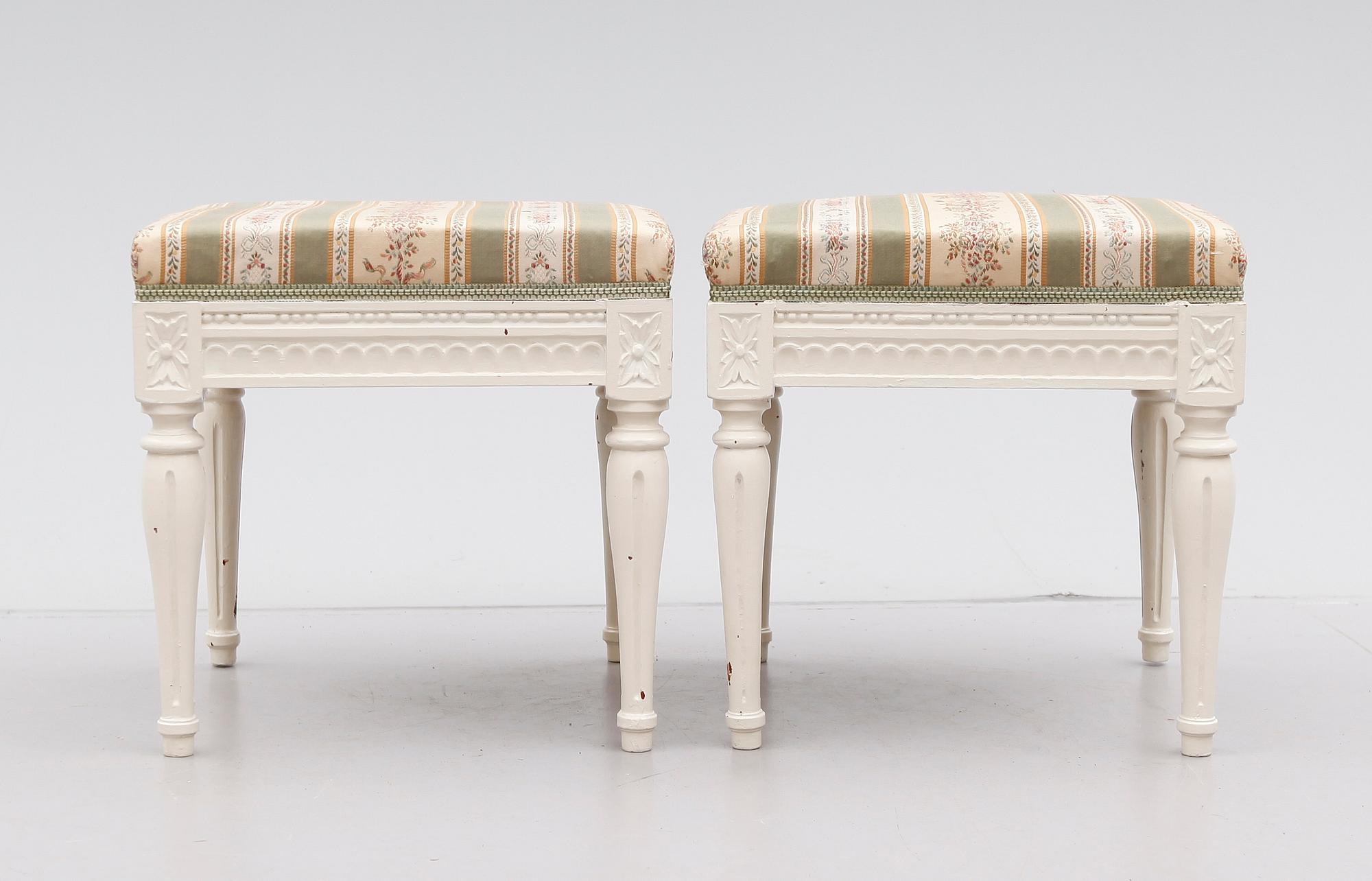 TABURETTER, 1 par, gustaviansk stil, 1900-talets första hälft.